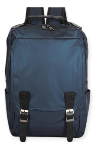 Mochila Satinada Bolsillo Con Broche 40x27x12cm.