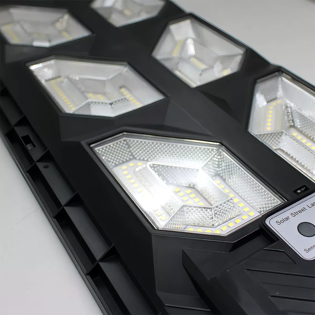 Foco Solar Led 700w Control Soporte Sensor Japón - Imagen 3