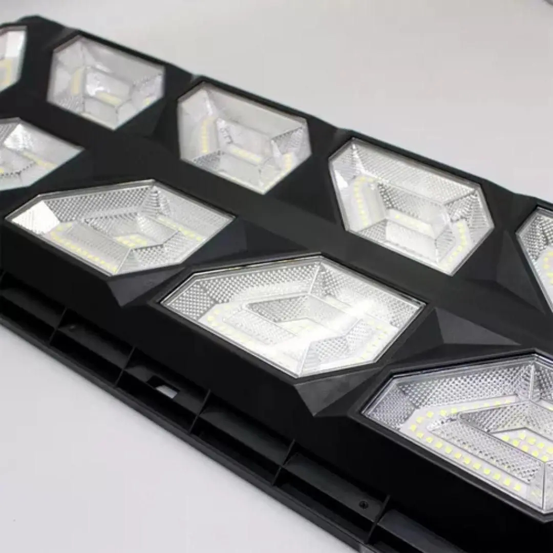 Foco Solar Led 900w Control Soporte Sensor Japón - Imagen 3